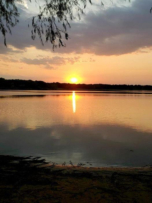 Lake Front Cottage Little Elm ภายนอก รูปภาพ